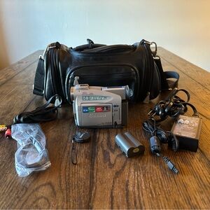 Canon NTSC Digital Video Camcorder with Black Bag and Accessories